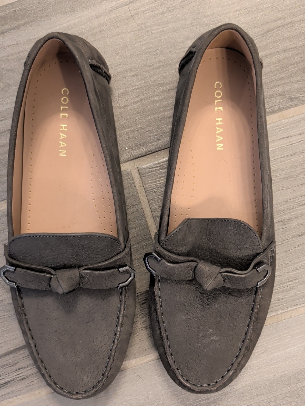EUC Cole Haan Charcoal Suede Knot Loafers